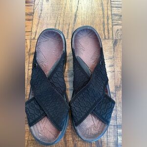 Elegant Black Crisscross Women's Sandals